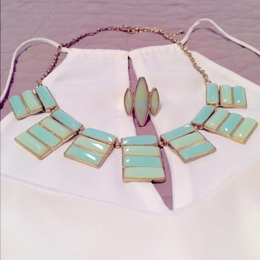 Blue-green Lucite Bib Necklace & Ring Set